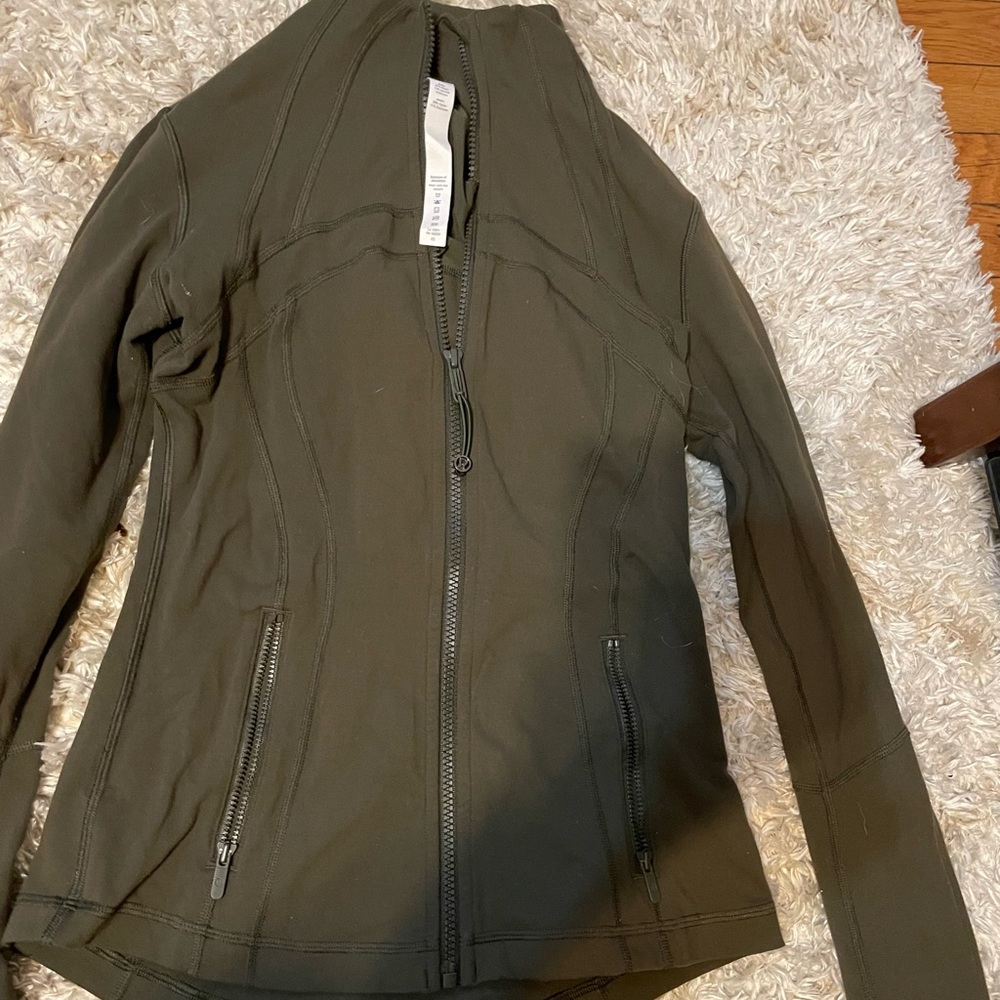 Lululemon define jacket size 4